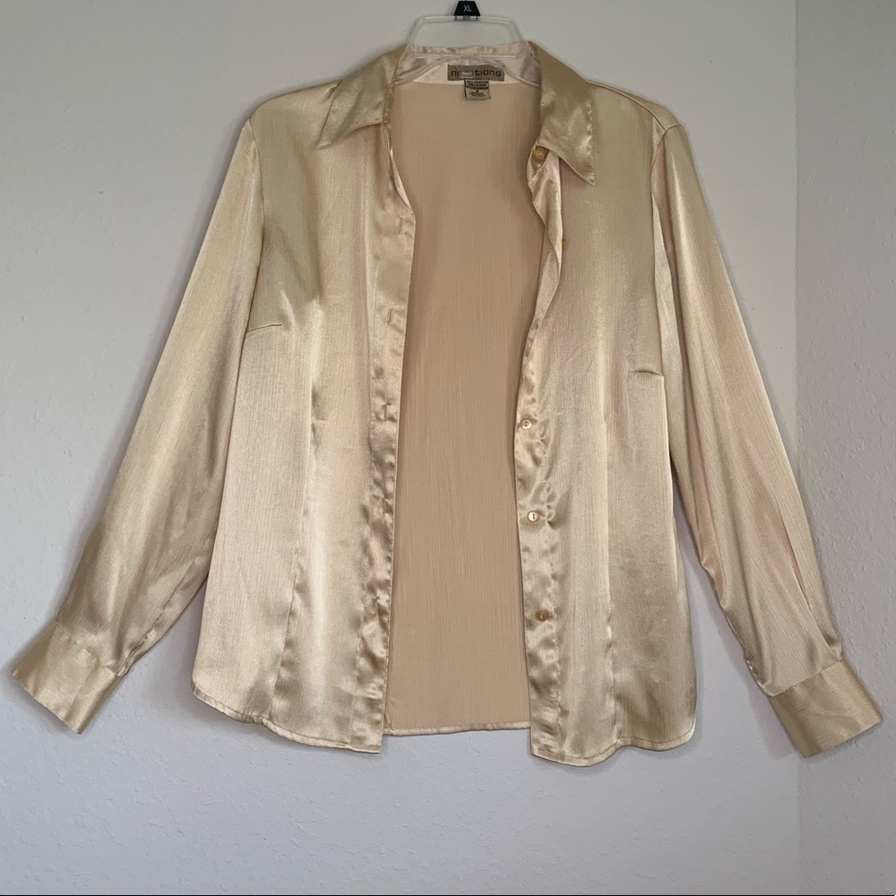 Gold button down blouse - Picture 3 of 6